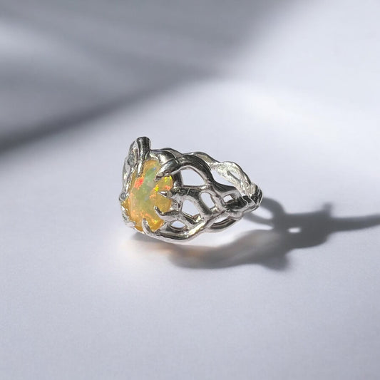 caligo: opal α