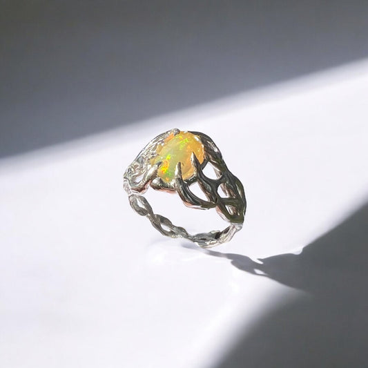 caligo: opal α